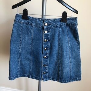 Button up denim skirt size M